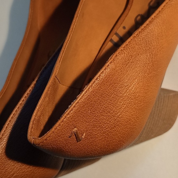 Zodiac Gloria Pumps - Picture 3 of 8